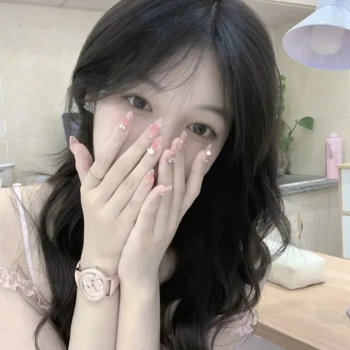 昂首挺胸